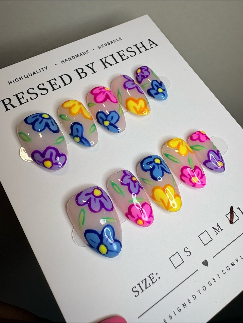 Floral Press-On Nail Set - Multicolor - Picture 3 of 3
